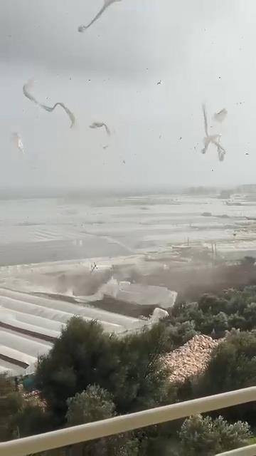 Seralar hayalet gibi uçtu! Pencereden bakan Antalyalılar gözlerine inanamadı - Resim: 47